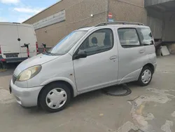Silber Gebraucht 2000 Toyota Yaris Verso Van / Kleinbus | 1.900 € (Fairer Preis)