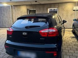 Schwarz Gebraucht 2015 Kia Rio Kleinwagen | 3.000 € (Superpreis)
