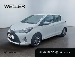Weiß Gebraucht 2017 Toyota Yaris Edition-S Limousine | 11.290 € (Fairer Preis)