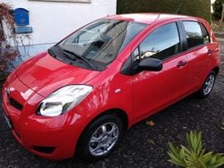 Rot Gebraucht 2009 Toyota Yaris Limousine | 3.050 € (Fairer Preis)