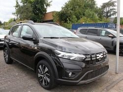 Schwarz Neu 2025 Dacia Sandero Expression Kleinwagen | 18.780 € (Fairer Preis)
