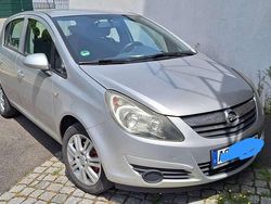 Silber Gebraucht 2009 Opel Corsa Limousine | 2.000 €