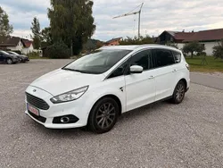 Weiß Gebraucht 2017 Ford S-MAX Titanium Van / Kleinbus | 10.999 € (Fairer Preis)