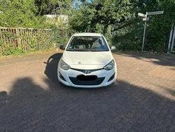 Weiß Gebraucht 2013 Hyundai i20 Kleinwagen | 1.450 € (Guter Preis)
