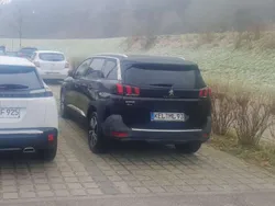 Schwarz Gebraucht 2017 Peugeot 5008 Van / Kleinbus | 17.000 € (Superpreis)