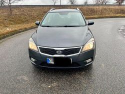 Andere farben Gebraucht 2010 Kia Ceed Kleinwagen | 3.200 € (Fairer Preis)
