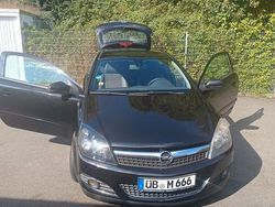 Schwarz Gebraucht 2009 Opel Astra GTC Sport Limousine | 2.000 € (Superpreis)