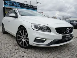Crystal white / metallic Gebraucht 2016 Volvo V60 R-Design Momentum Kombi | 17.950 € (Fairer Preis)