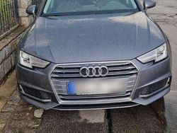 Grau Gebraucht 2019 Audi A4 Sport Kombi | 15.000 € (Teuer)