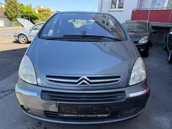 Grau Gebraucht 2006 Citroën Xsara Picasso Van / Kleinbus | 890 € (Fairer Preis)