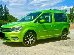 Grün Gebraucht 2016 VW Caddy Highline Van / Kleinbus | 23.500 € (Guter Preis)