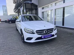Weiß Gebraucht 2021 Mercedes C200 Avantgarde Limousine | 21.699 € (Fairer Preis)