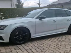 Weiß Gebraucht 2017 Audi A4 Ambiente Kombi | 27.200 €