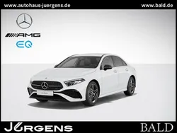 Unilack polarweiß Gebraucht 2024 Mercedes A200 AMG Limousine | 33.880 € (Fairer Preis)