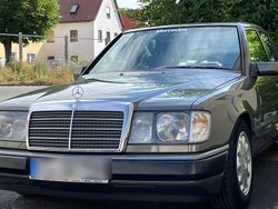 Andere farben Gebraucht 1989 Mercedes E230 Limousine | 10.500 €