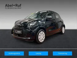 Schwarz Gebraucht 2022 Smart ForFour Electric Drive Limousine | 8.889 € (Guter Preis)