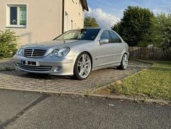 Silber Gebraucht 2005 Mercedes C200 Limousine | 8.999 €