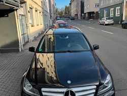 Schwarz Gebraucht 2013 Mercedes 220 Kombi | 10.999 €