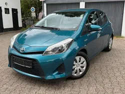 Grün Gebraucht 2012 Toyota Yaris Hybrid Kleinwagen | 8.490 € (Etwas zu teuer)