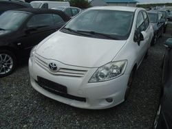 Weiß Gebraucht 2011 Toyota Auris Life Limousine | 2.950 € (Guter Preis)