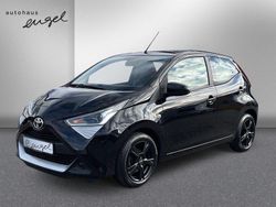 Midnightschwarz mica (metallic) Gebraucht 2020 Toyota Aygo X-play Kleinwagen | 12.886 € (Fairer Preis)