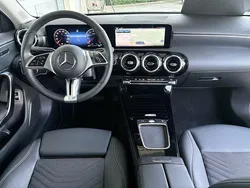 Unilack nachtschwarz Gebraucht 2023 Mercedes A200 Progressive Limousine | 29.950 € (Fairer Preis)