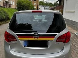 Grau Gebraucht 2011 Opel Meriva Van / Kleinbus | 2.500 € (Superpreis)