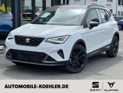 Glacial weiß schwarz Neu 2025 Seat Arona Black Edition SUV | 29.750 € (Teuer)