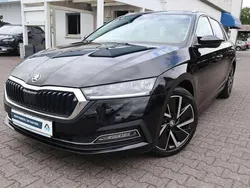 Black magic pearlescent Gebraucht 2021 Skoda Octavia First Edition Kombi | 21.920 € (Guter Preis)