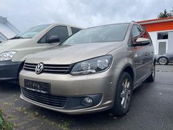 Beige Gebraucht 2014 VW Touran Life Van / Kleinbus | 6.999 € (Guter Preis)