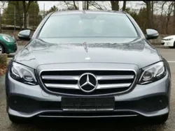 Grau Gebraucht 2016 Mercedes E220 Business Limousine | 24.499 € (Teuer)
