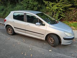 Silber Gebraucht 2004 Peugeot 307 Limousine | 1.400 €