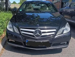 Schwarz Gebraucht 2010 Mercedes E350 Avantgarde Coupé | 7.999 € (Fairer Preis)