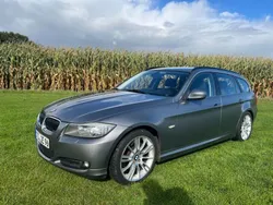 Grau Gebraucht 2010 BMW 330 Kombi | 10.999 € (Fairer Preis)