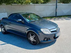 Grau Gebraucht 2008 Opel Tigra Cabrio | 1.550 € (Fairer Preis)