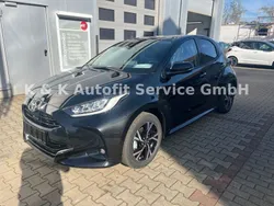 Schwarz Neu 2024 Toyota Yaris Hybrid Comfort Limousine | 25.300 € (Fairer Preis)