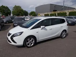 Weiß Gebraucht 2015 Opel Zafira Tourer Van / Kleinbus | 11.400 € (Teuer)