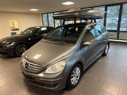 Mountaingrau met. Gebraucht 2008 Mercedes B180 Edition Van / Kleinbus | 8.990 € (Teuer)