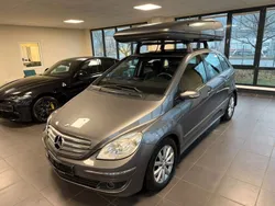 Mountaingrau met. Gebraucht 2008 Mercedes B180 Edition Van / Kleinbus | 9.990 €