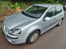 Silber Gebraucht 2004 VW Golf V Comfortline Limousine | 3.590 € (Guter Preis)