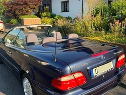 Blau Gebraucht 1999 Mercedes CLK230 Elegance Cabrio | 3.333 € (Guter Preis)