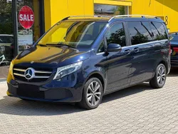 Blau Gebraucht 2020 Mercedes V300 Avantgarde Van / Kleinbus | 43.900 € (Teuer)