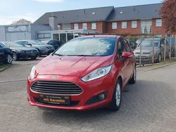 Rot Gebraucht 2015 Ford Fiesta Kleinwagen | 7.295 € (Fairer Preis)