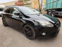 Schwarz Gebraucht 2012 Ford Focus Titanium Kombi | 4.300 € (Superpreis)