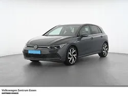Grau Gebraucht 2022 VW Golf VIII Style Limousine | 26.490 € (Guter Preis)