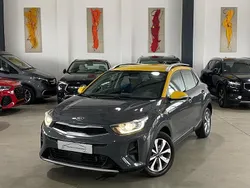 Grau Gebraucht 2022 Kia Stonic SUV | 15.880 € (Guter Preis)