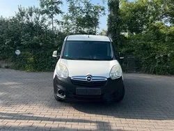Weiß Gebraucht 2015 Opel Combo Van / Kleinbus | 3.700 € (Fairer Preis)