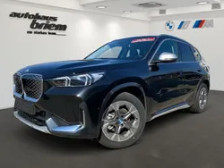 Black sapphire metallic Gebraucht 2025 BMW iX1 xLine SUV | 44.040 € (Fairer Preis)