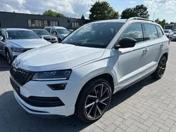 Weiß Gebraucht 2021 Skoda Karoq SportLine SUV | 21.990 €