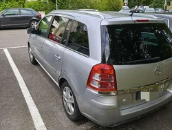 Gebraucht 2010 Opel Zafira Design Edition Van / Kleinbus | 2.700 € (Fairer Preis)